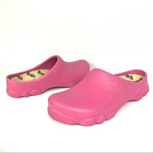 pink birkenstock clogs